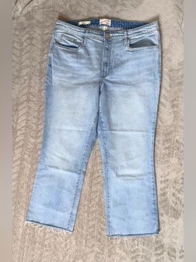 Universal Thread Size 14R Light Wash Ankle Bootcut Jeans Raw Hem Cropped High Ri